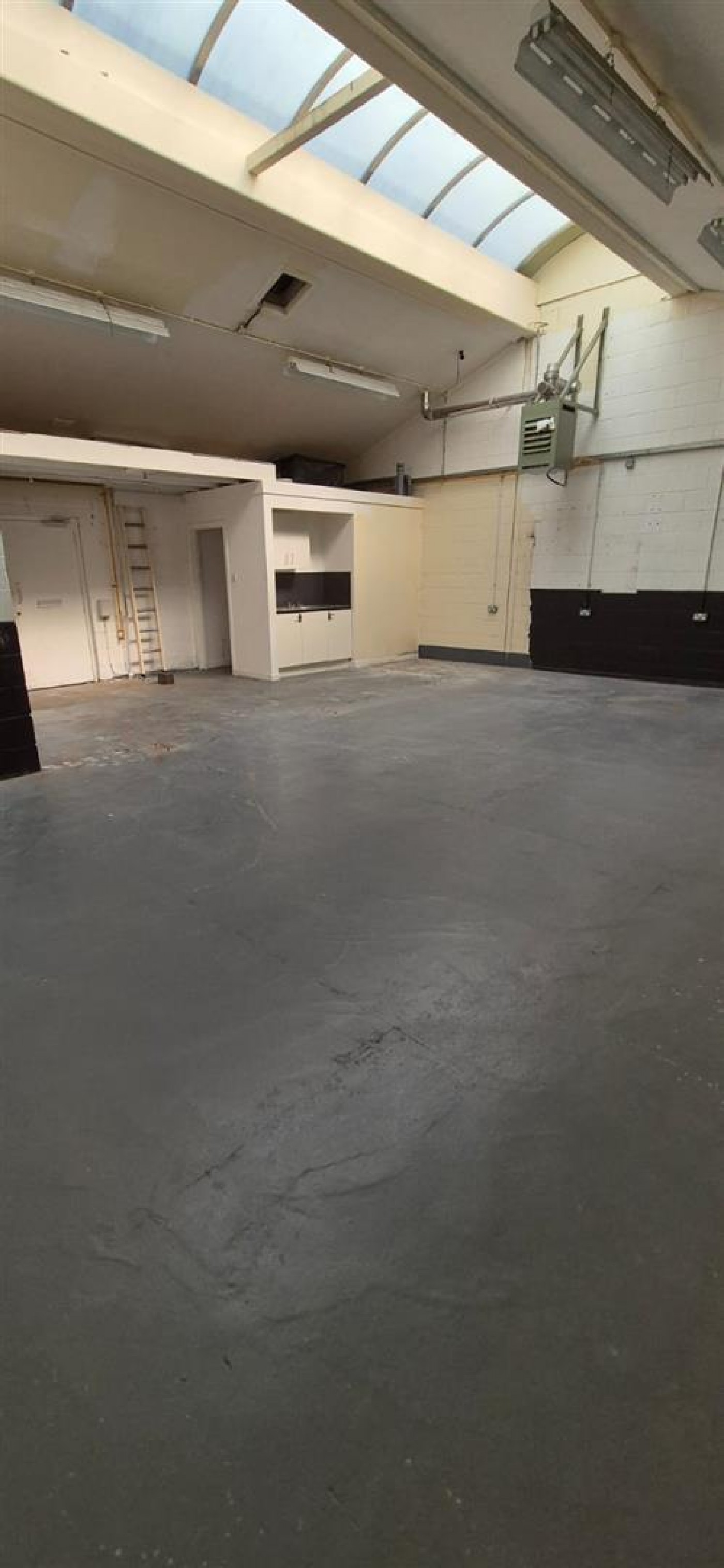 Images for Rennie Business Units EAID:hoveparklettingsapi BID:1